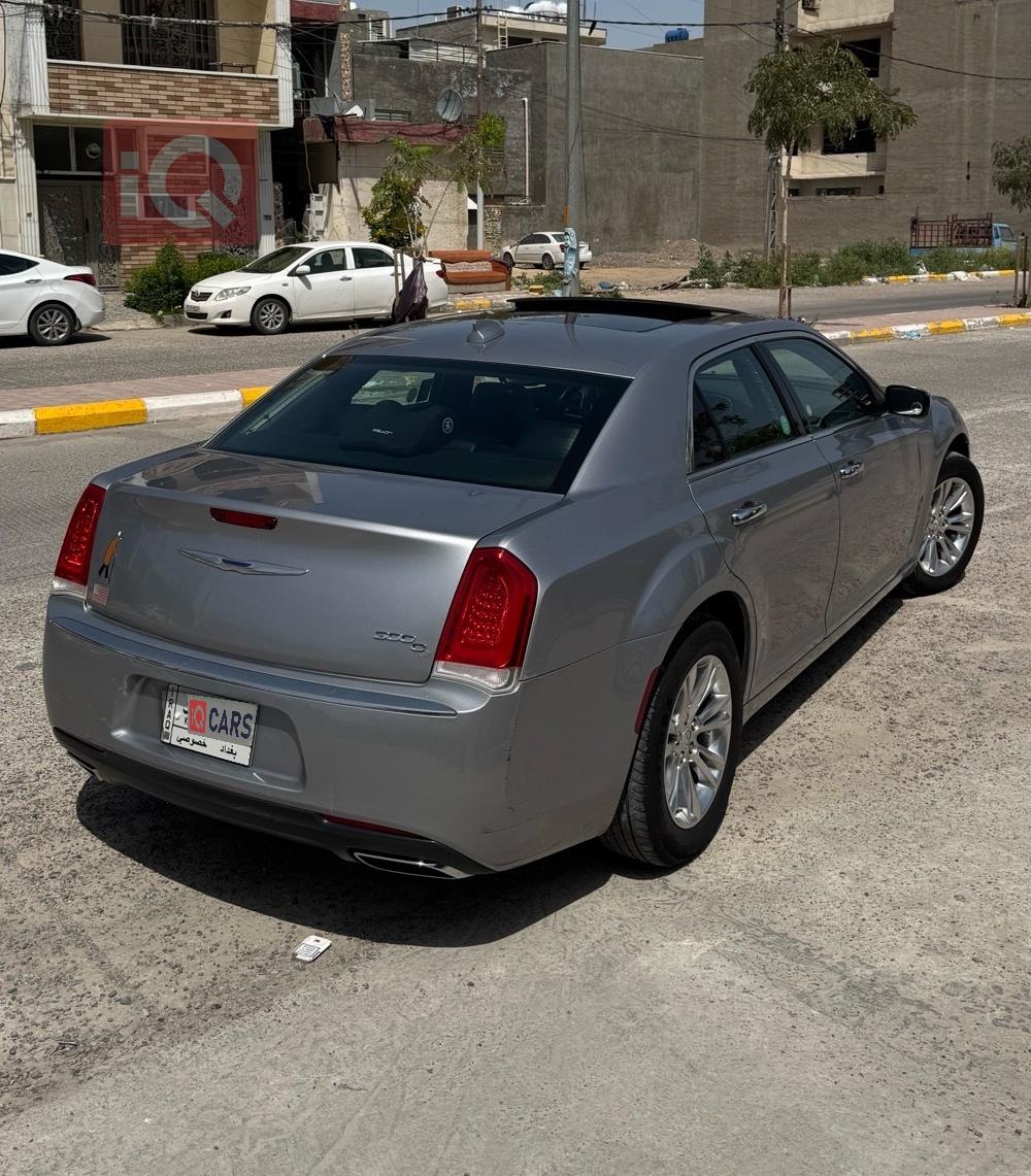 كرايسلر 300